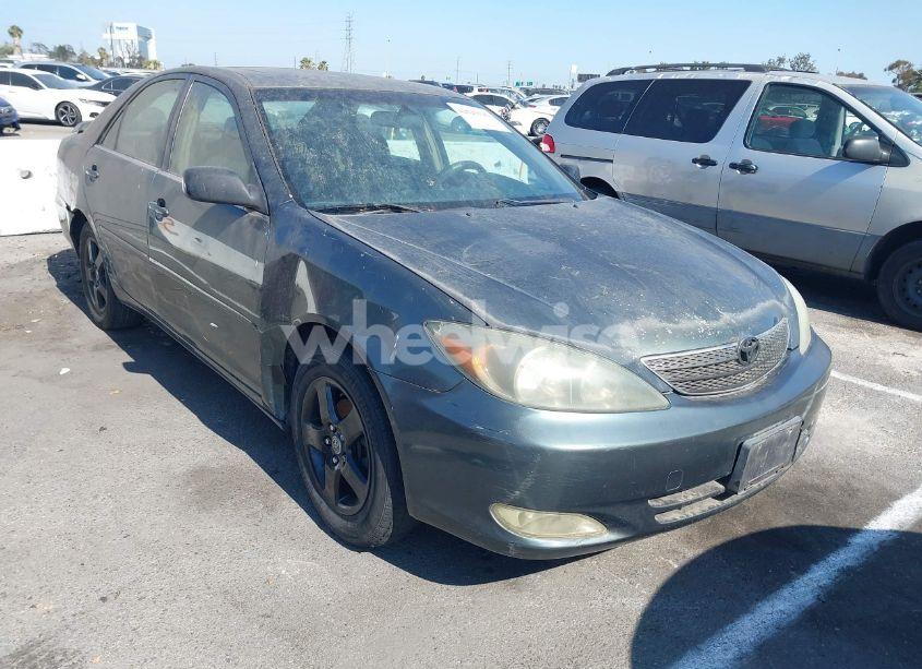 2004 Toyota Camry SE (VIN JTDBE32K940265130) main photo