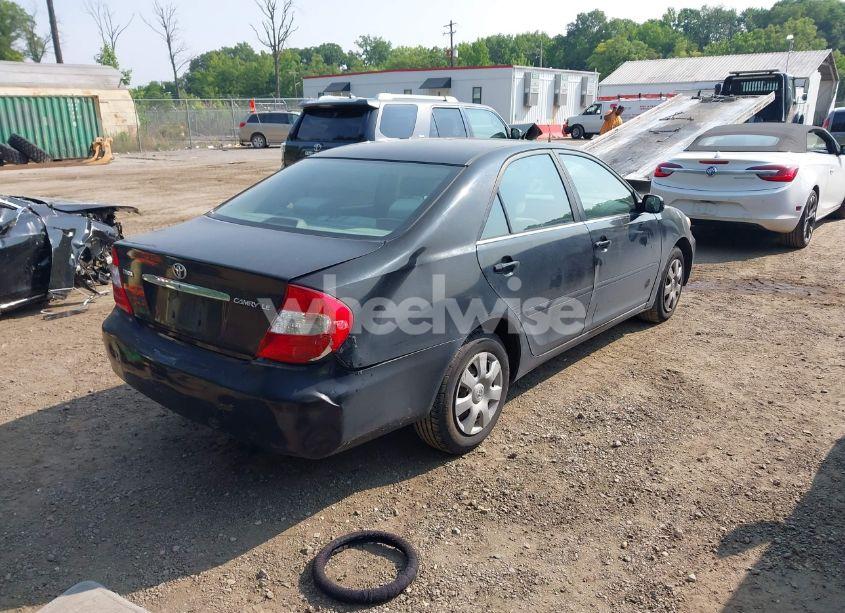 Photo 4 of 2004 Toyota Camry LE (VIN JTDBE32K940265886)