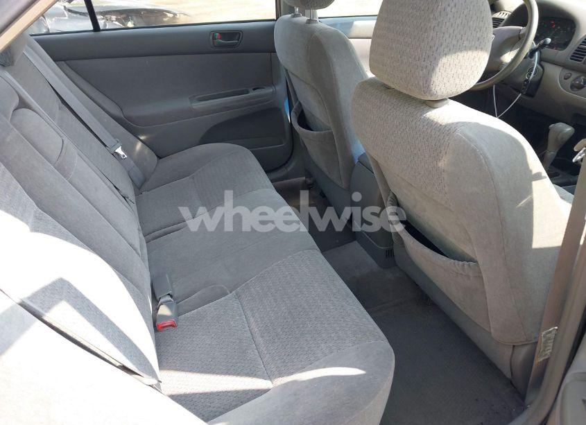 Photo 8 of 2004 Toyota Camry LE (VIN JTDBE32K940265886)