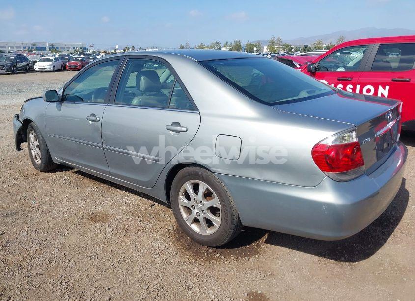 Photo 3 of 2005 Toyota Camry XLE (VIN JTDBE32K953035653)