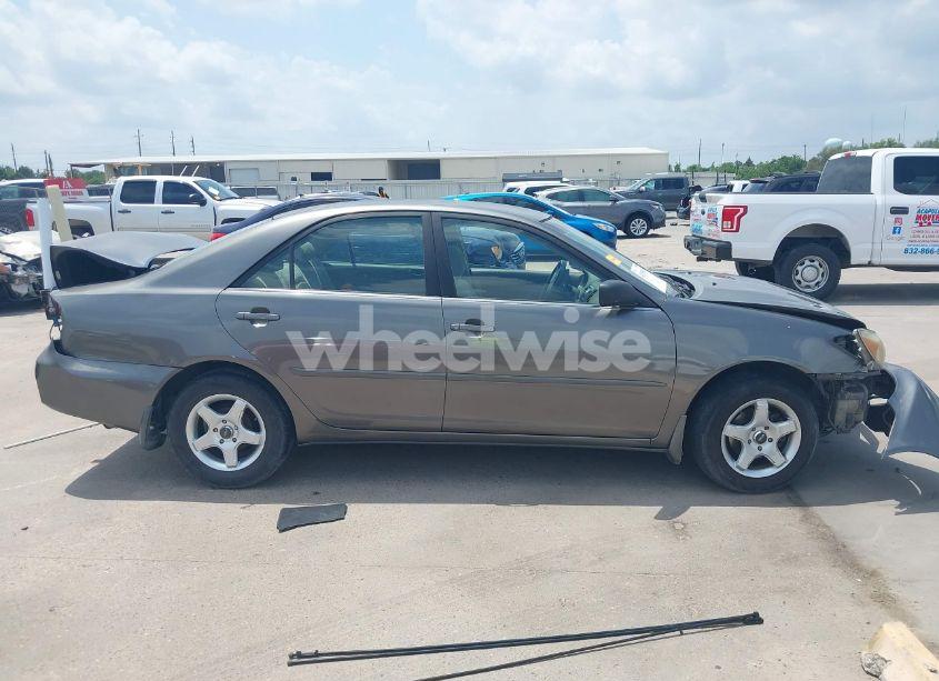 Photo 13 of 2002 Toyota Camry LE (VIN JTDBE32KX20007521)