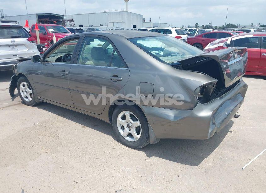 Photo 3 of 2002 Toyota Camry LE (VIN JTDBE32KX20007521)