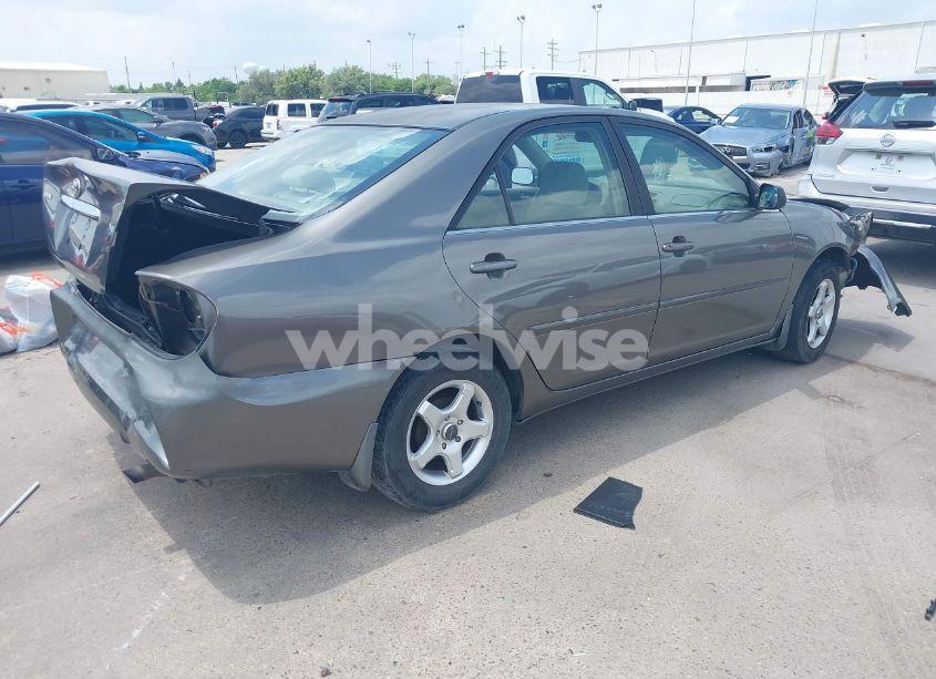 Photo 4 of 2002 Toyota Camry LE (VIN JTDBE32KX20007521)