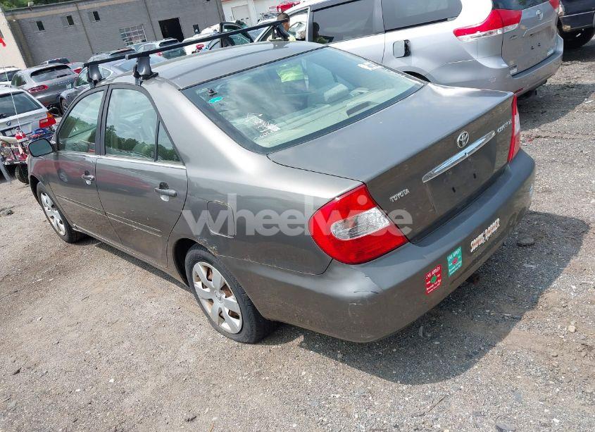 Photo 3 of 2002 Toyota Camry LE (VIN JTDBE32KX20070778)