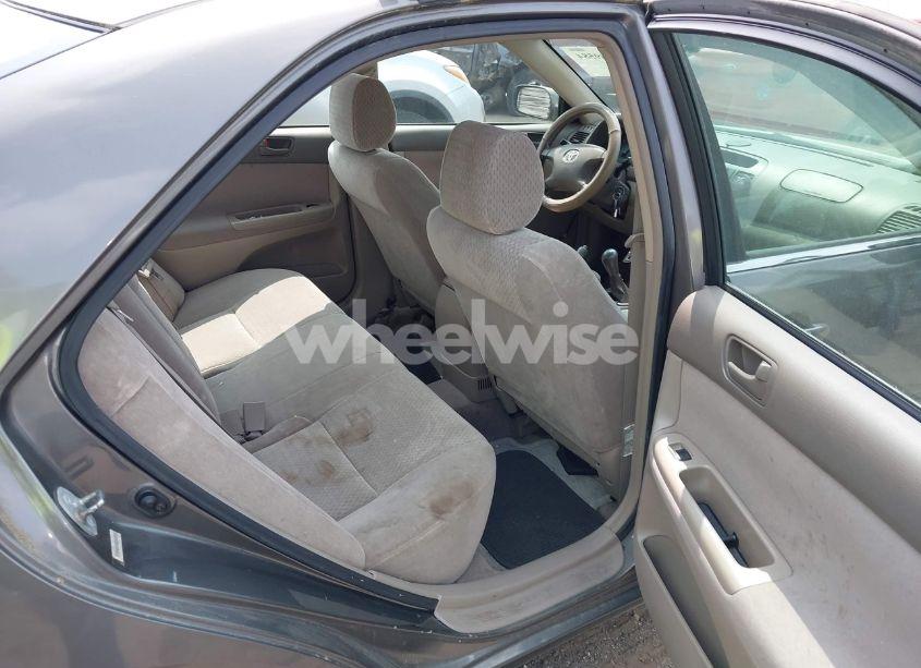 Photo 8 of 2002 Toyota Camry LE (VIN JTDBE32KX20070778)