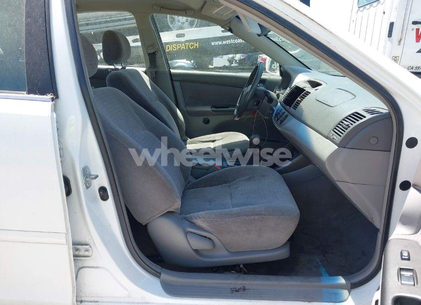 Photo 5 of 2003 Toyota Camry LE (VIN JTDBE32KX30233737)