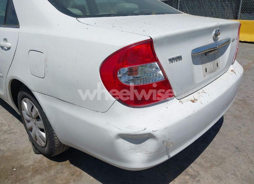 Photo 6 of 2003 Toyota Camry LE (VIN JTDBE32KX30233737)