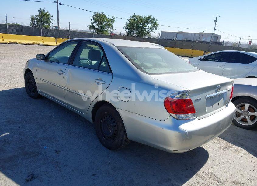 Photo 3 of 2005 Toyota Camry STD (VIN JTDBE32KX53026380)