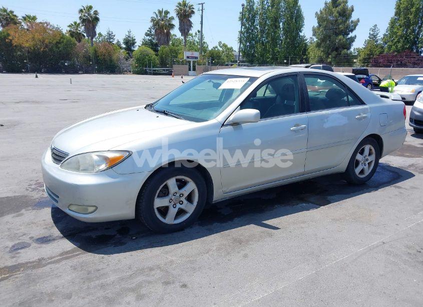 Photo 2 of 2002 Toyota Camry SE V6 (VIN JTDBF30K020068098)