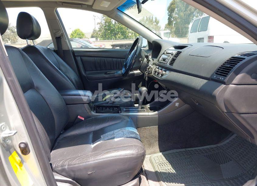 Photo 5 of 2002 Toyota Camry SE V6 (VIN JTDBF30K020068098)