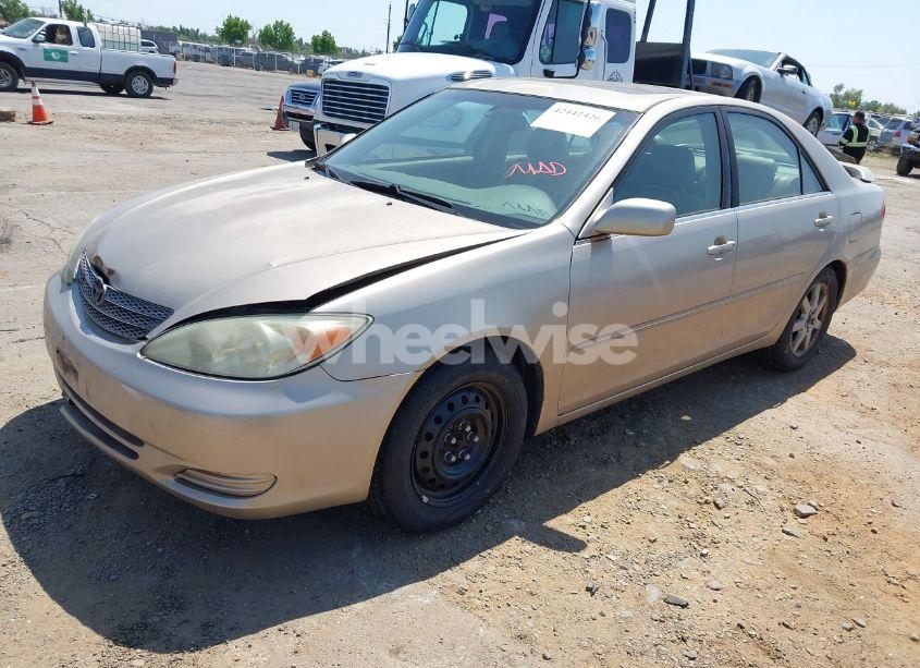 Photo 2 of 2002 Toyota Camry XLE V6 (VIN JTDBF30K120030783)