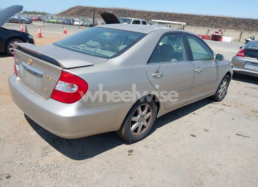 Photo 4 of 2002 Toyota Camry XLE V6 (VIN JTDBF30K120030783)