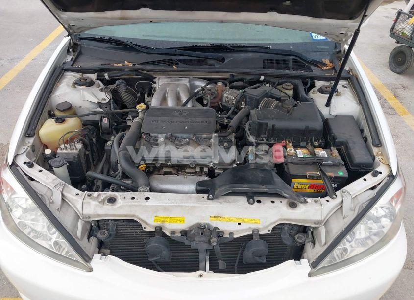 Photo 10 of 2002 Toyota Camry XLE V6 (VIN JTDBF30K220065641)