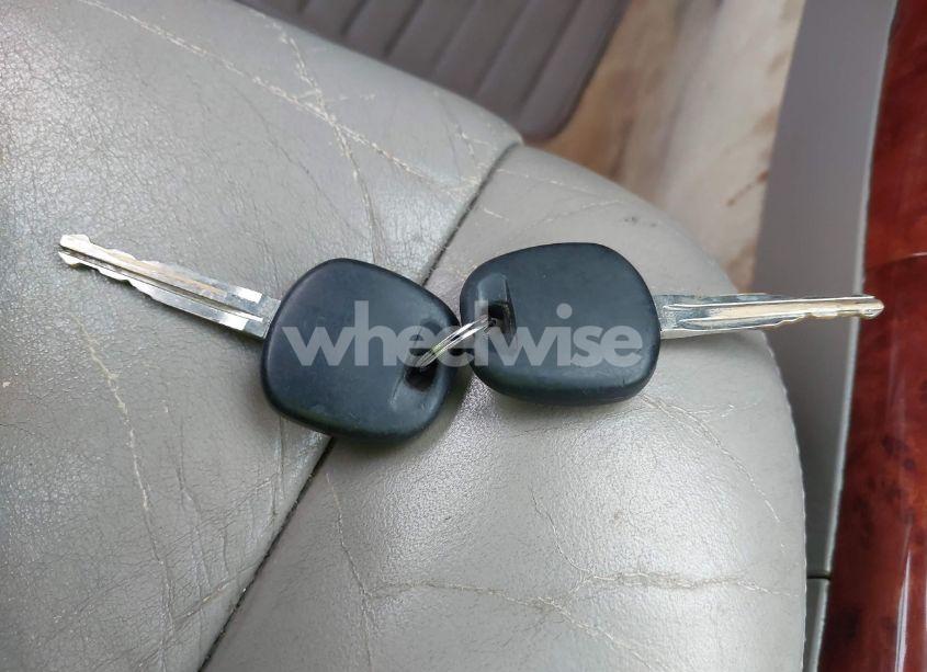 Photo 11 of 2002 Toyota Camry XLE V6 (VIN JTDBF30K220065641)