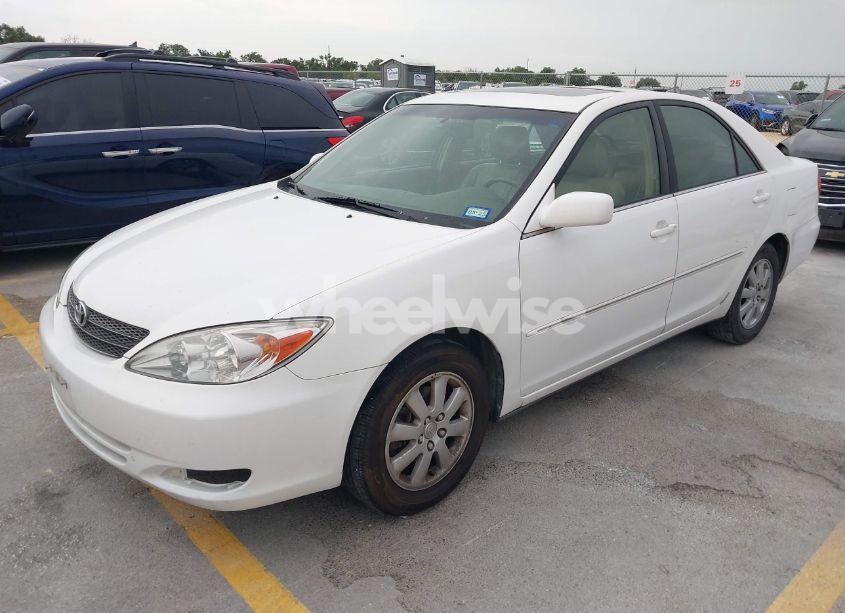 Photo 2 of 2002 Toyota Camry XLE V6 (VIN JTDBF30K220065641)