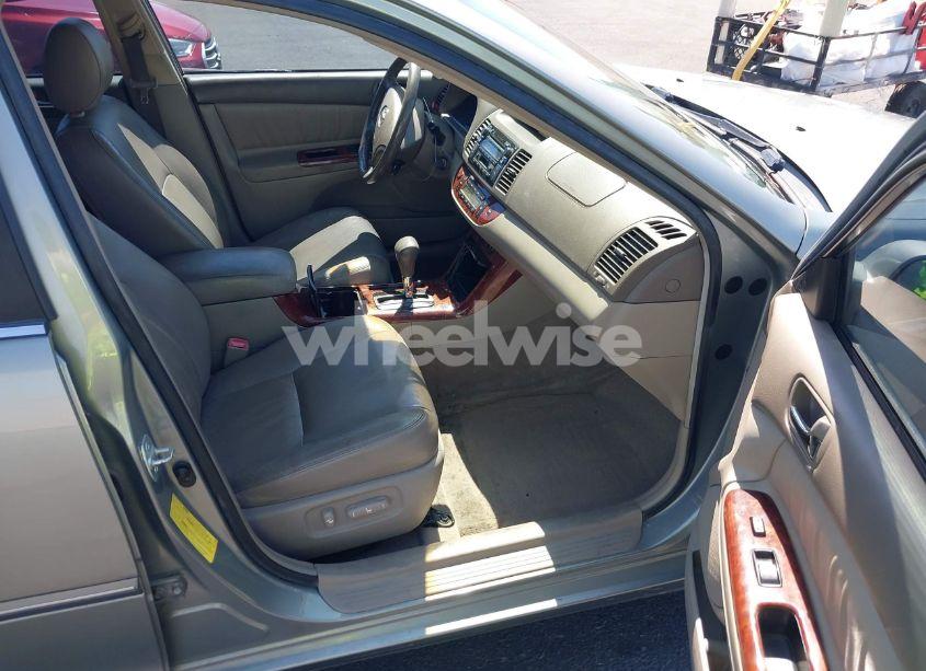 Photo 5 of 2005 Toyota Camry XLE V6 (VIN JTDBF30K550163390)