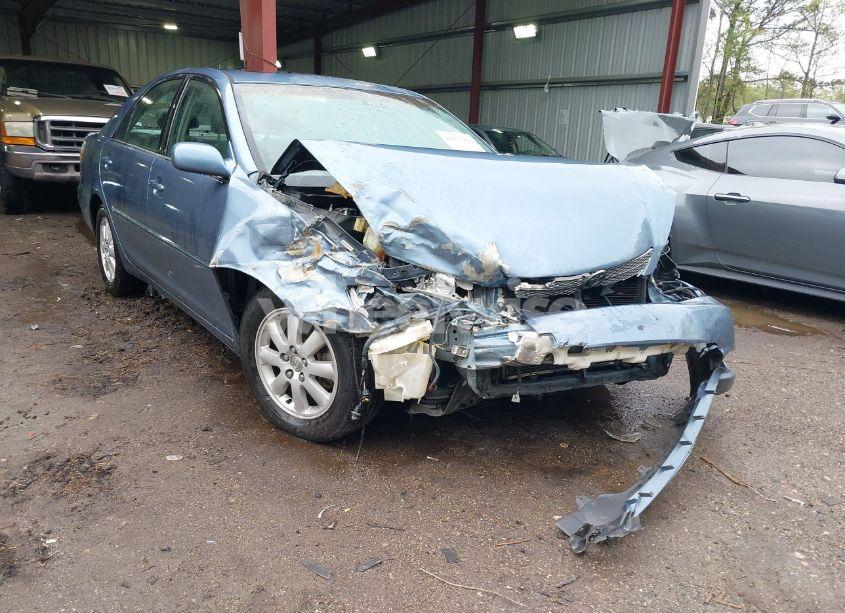 2002 Toyota Camry XLE V6 (VIN JTDBF30K820002222) main photo