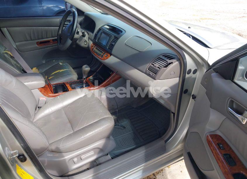 Photo 5 of 2002 Toyota Camry XLE V6 (VIN JTDBF30K820022437)