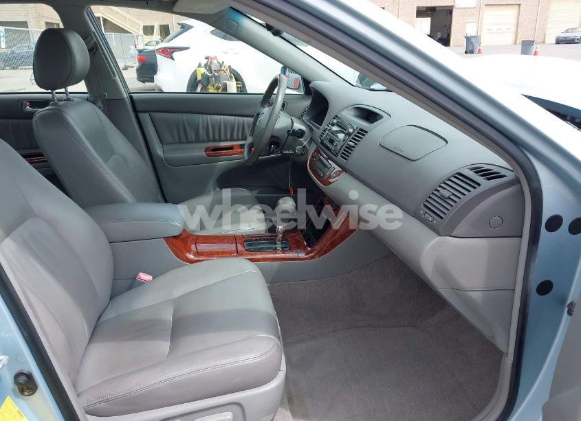 Photo 5 of 2005 Toyota Camry XLE V6 (VIN JTDBF30K850166302)