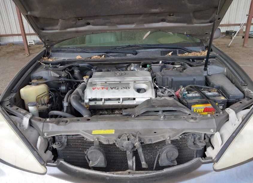 Photo 10 of 2003 Toyota Camry XLE V6 (VIN JTDBF32K030146118)