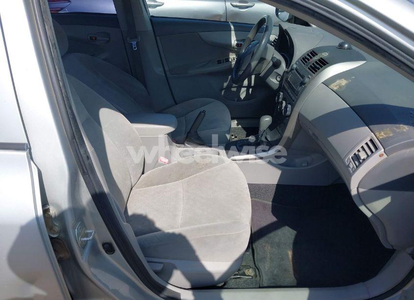 Photo 5 of 2009 Toyota Corolla LE (VIN JTDBL40E099033012)