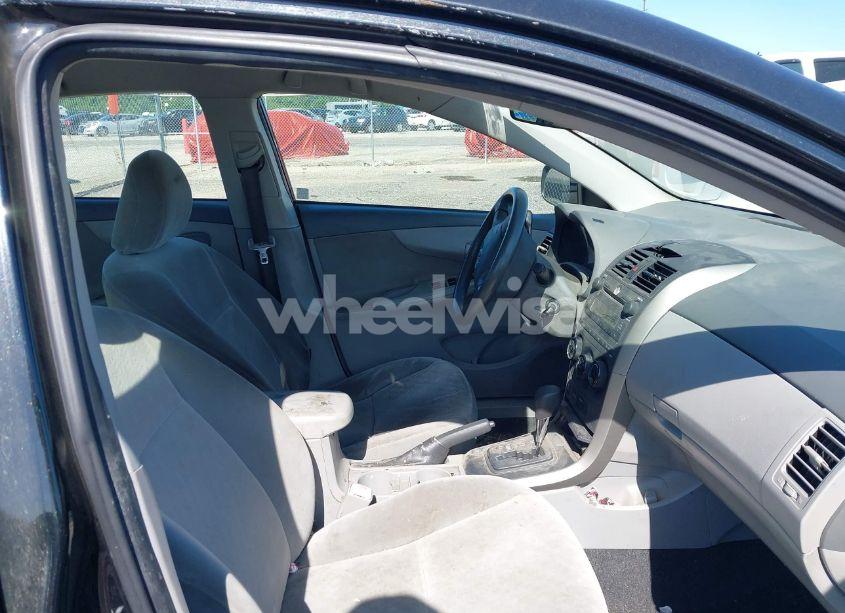 Photo 5 of 2009 Toyota Corolla LE (VIN JTDBL40E199039823)