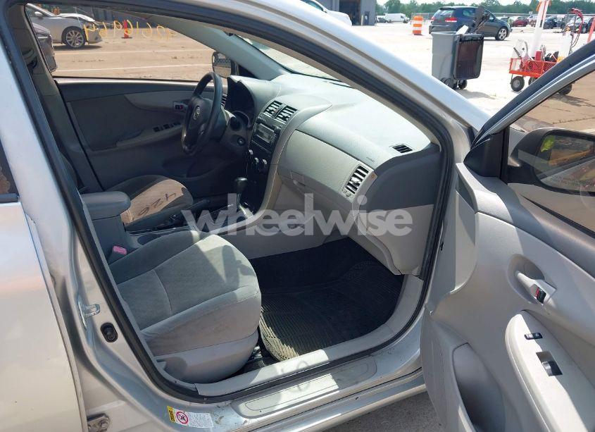 Photo 5 of 2009 Toyota Corolla LE (VIN JTDBL40E399031691)