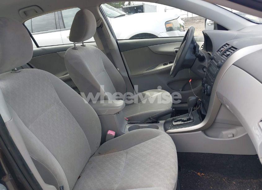 Photo 5 of 2009 Toyota Corolla LE (VIN JTDBL40E39J046531)