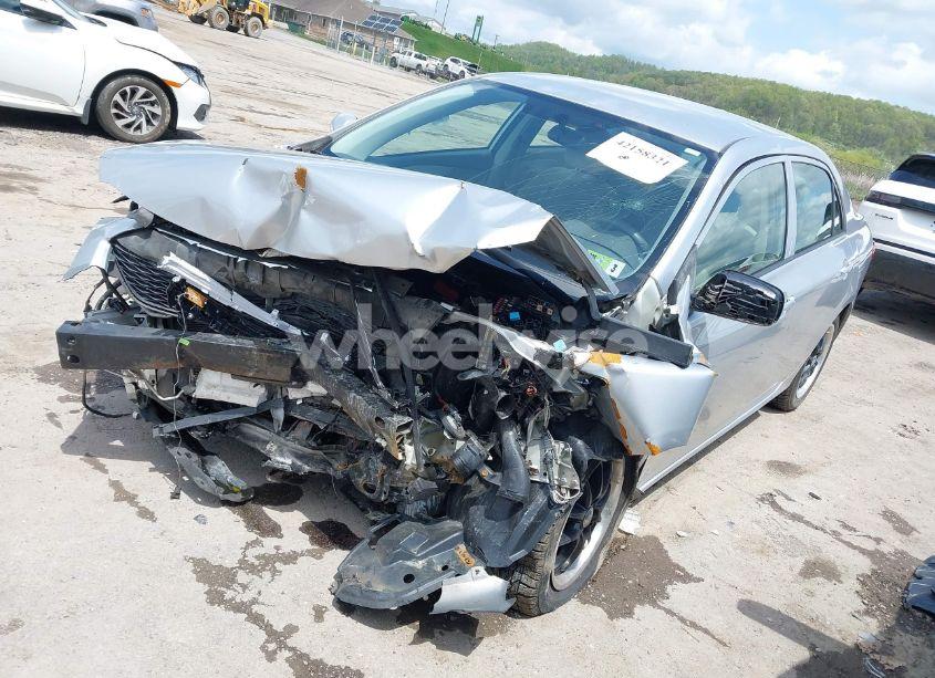 Photo 2 of 2009 Toyota Corolla LE (VIN JTDBL40E49J012940)