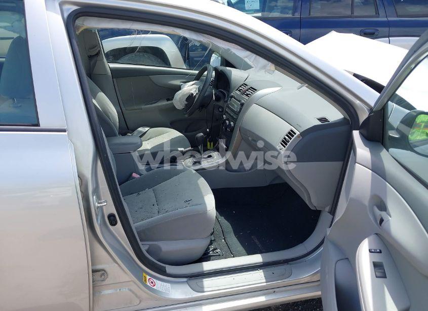 Photo 5 of 2009 Toyota Corolla LE (VIN JTDBL40E49J012940)