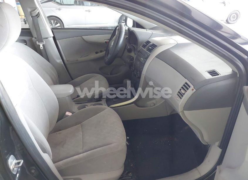 Photo 5 of 2009 Toyota Corolla LE (VIN JTDBL40E49J023940)