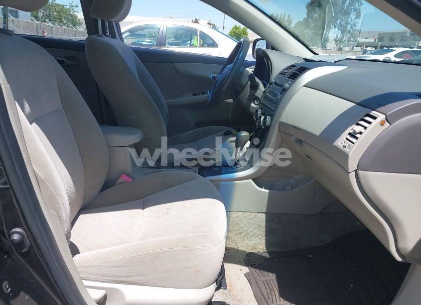 Photo 5 of 2009 Toyota Corolla LE (VIN JTDBL40E599047178)