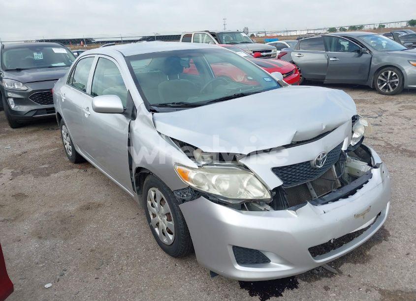 2009 Toyota Corolla LE (VIN JTDBL40E69J024992) main photo