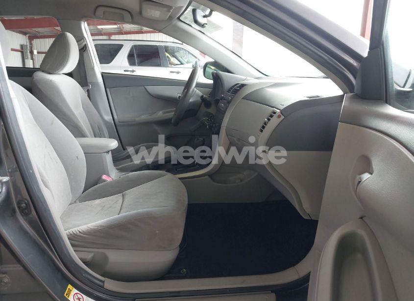 Photo 5 of 2009 Toyota Corolla (VIN JTDBL40E799040202)