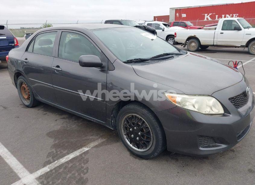 2009 Toyota Corolla LE (VIN JTDBL40E99J047697) main photo