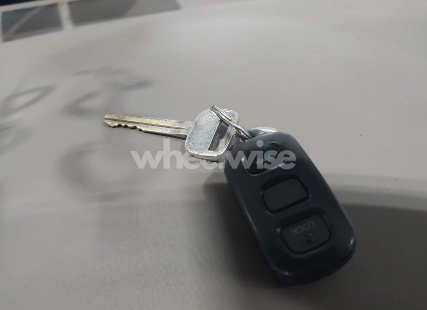 Photo 11 of 2003 Toyota Corolla LE (VIN JTDBR32E330020921)