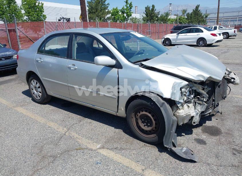 2004 Toyota Corolla LE (VIN JTDBR32EX42027659) main photo