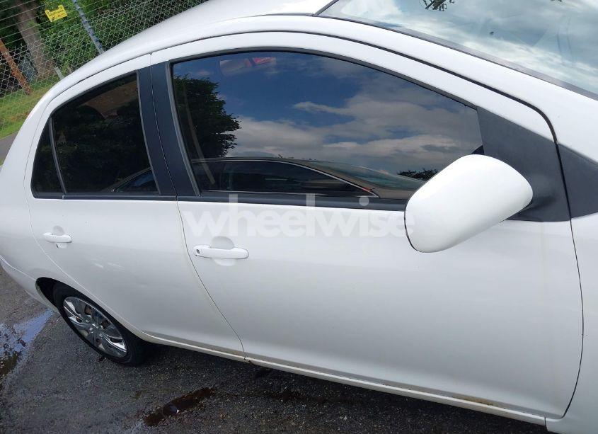 Photo 13 of 2012 Toyota Yaris N/A (VIN JTDBT4K32C1418489)
