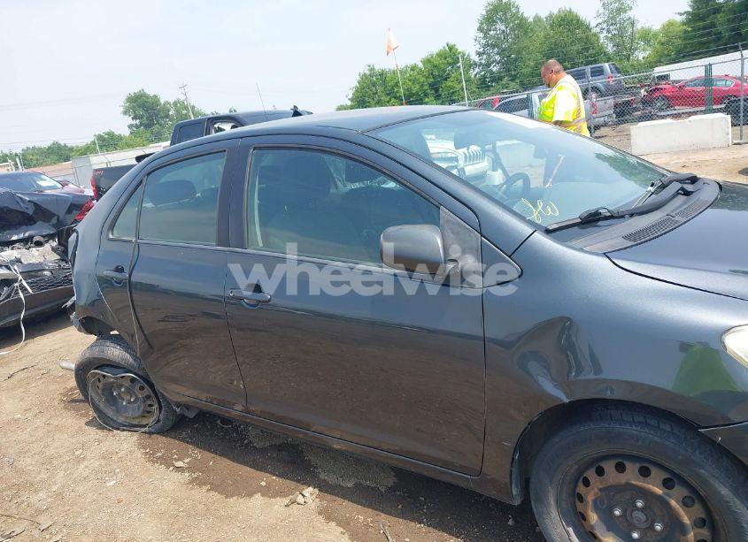 Photo 13 of 2009 Toyota Yaris (VIN JTDBT903391323772)