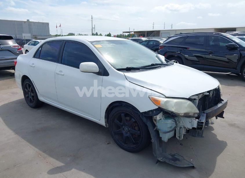 2011 Toyota Corolla LE (VIN JTDBU4EE0B9135308) main photo