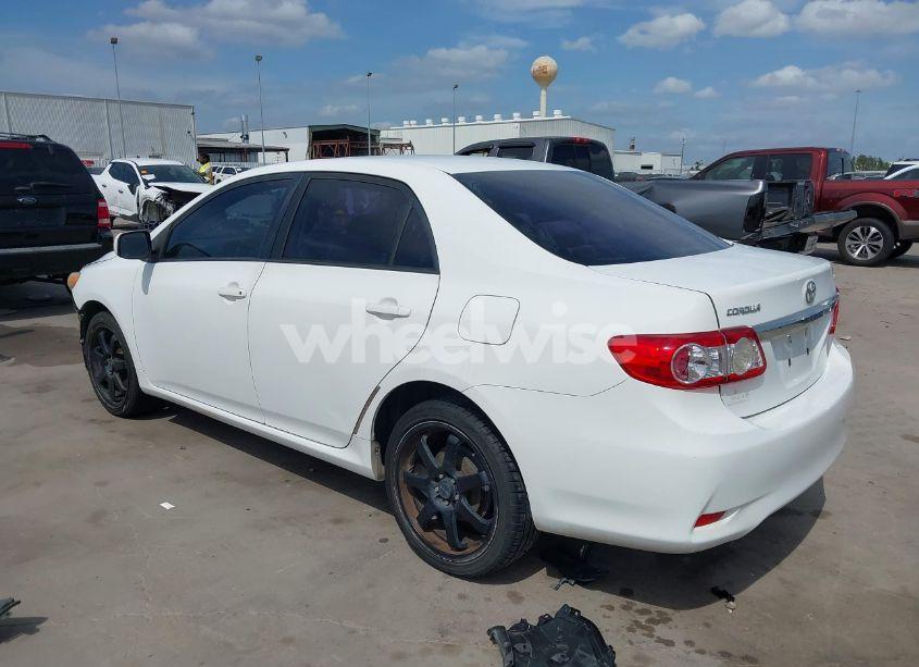 Photo 3 of 2011 Toyota Corolla LE (VIN JTDBU4EE0B9135308)