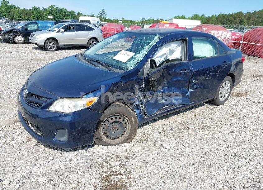 Photo 2 of 2013 Toyota Corolla L/LE/LE SPECIAL EDITION/S/S SPECIAL EDITION (VIN JTDBU4EE1DJ119250)