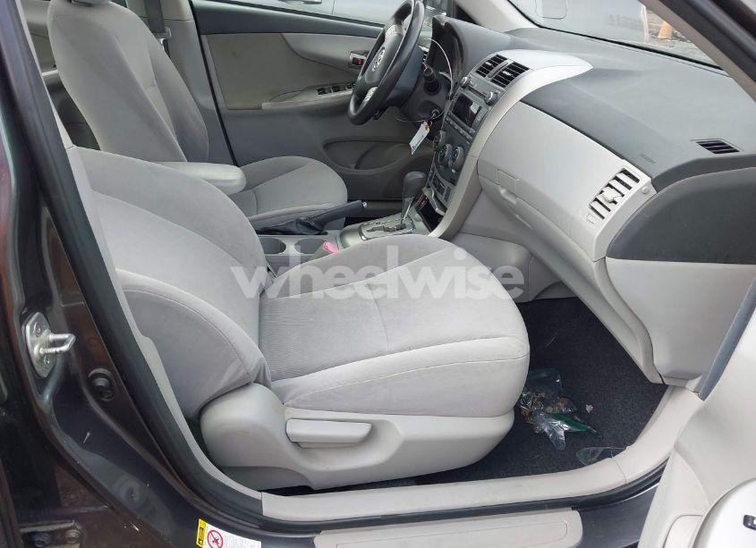 Photo 5 of 2011 Toyota Corolla LE (VIN JTDBU4EE2BJ096297)