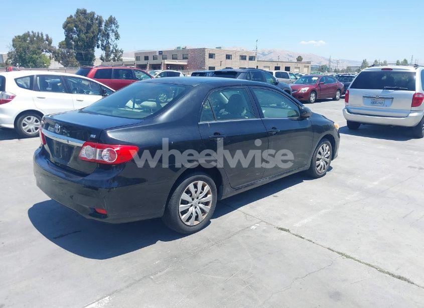 Photo 4 of 2013 Toyota Corolla LE (VIN JTDBU4EE2DJ122478)