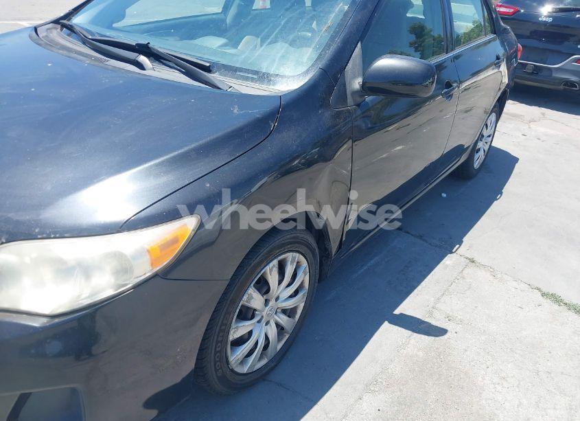 Photo 6 of 2013 Toyota Corolla LE (VIN JTDBU4EE2DJ122478)