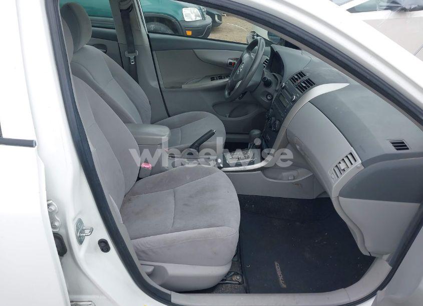 Photo 5 of 2010 Toyota Corolla LE (VIN JTDBU4EE3AJ068569)