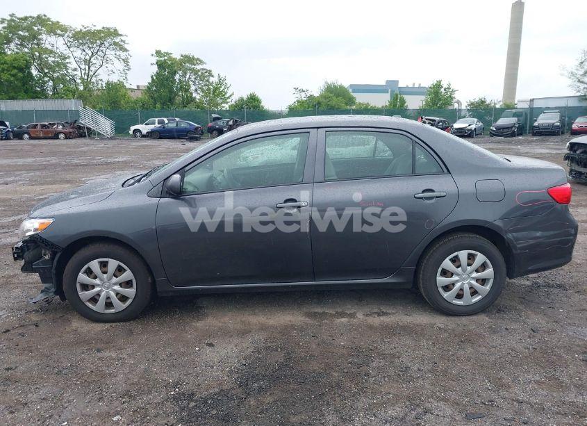 Photo 13 of 2010 Toyota Corolla LE (VIN JTDBU4EE4A9116551)