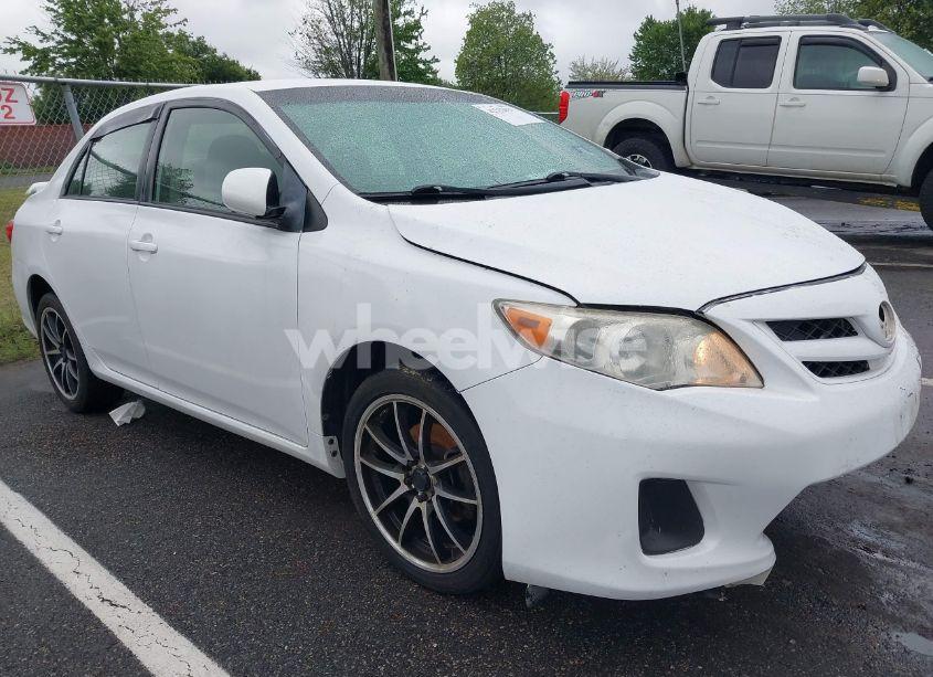 2011 Toyota Corolla LE/S (VIN JTDBU4EE4BJ091084) main photo
