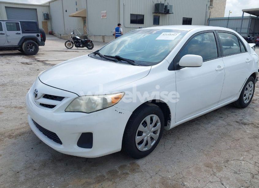 Photo 2 of 2011 Toyota Corolla LE (VIN JTDBU4EE5B9139466)