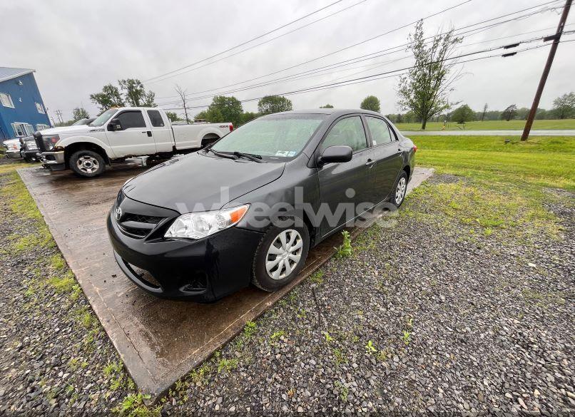 Photo 2 of 2011 Toyota Corolla LE/S (VIN JTDBU4EE6B9136298)